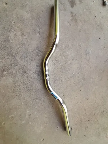 Guidão cromado para bicicleta/moto novo - nunca usado (estado perfeito)