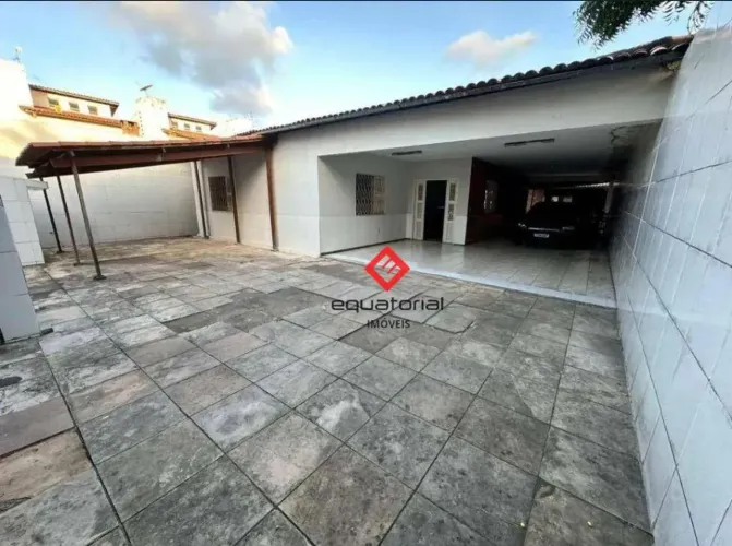 Casa com 3 quartos à venda, 300 m² por R$ 650.000 - Castelão - Fortaleza/CE