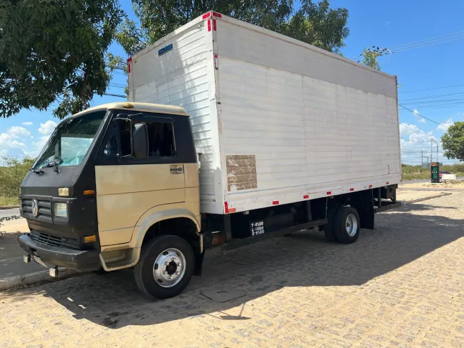 Caminhão Baú 3/4, Volkswagen 7-90