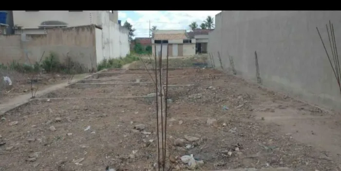 Terreno com a Base