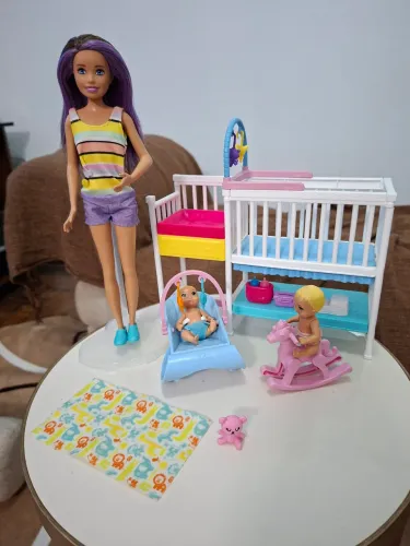 Barbie Skipper Escola de Bebês da Mattel.