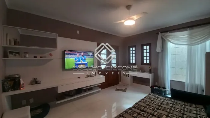 Casa Térrea Comercial com 3 salas, 2 banheiros ao total para Locação, 212m² por R$10.870,0