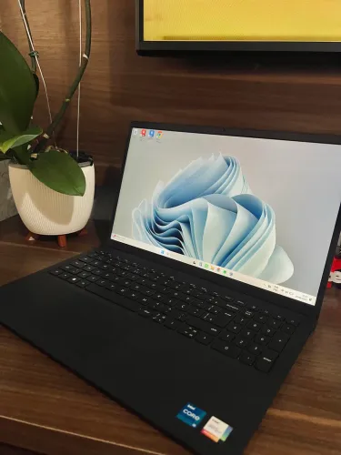 Notebook Dell Inspiron i15 3530
