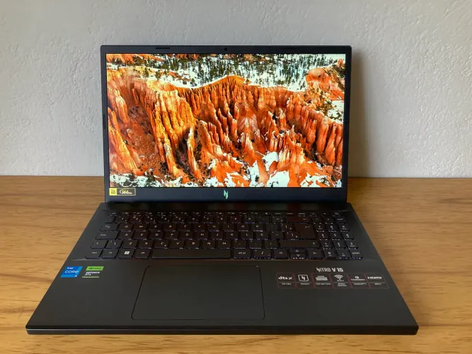 Acer Nitro V15 i5 13ª / RTX 3050 6GB / 16GB / 144Hz - ESTADO IMPECÁVEL (troco por pc)