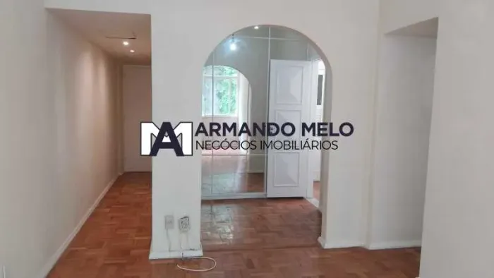Apartamento à venda em Copacabana, Posto 4 quarto e sala com dependência e vaga