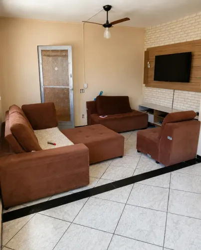 Realiza Imóveis - VENDE EXCELENTE CASA NO BNH - MESQUITA.