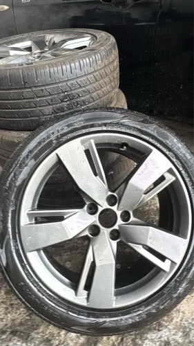 Rodas R19 