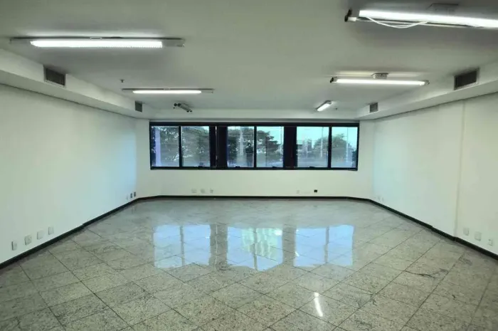 SALA NO CENTRO DE ALPHAVILLE!