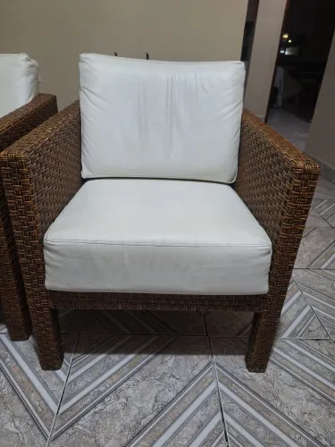 Poltrona de fibra sintética (estilo vime/rattan)