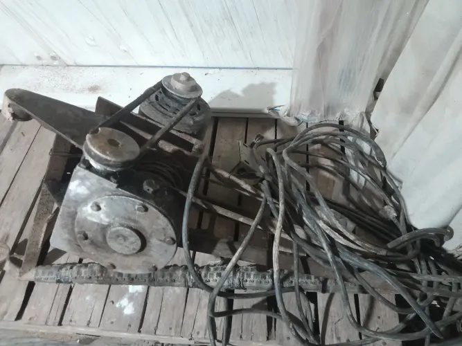 Vendo guincho de obra 