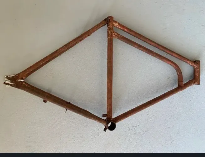 QUADROS ANTIGOS DE BICICLETA 