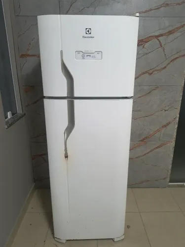 Geladeira Frost Free Eletrolux DFN39
