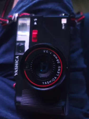 Máquina fotográfica yashica MF-3