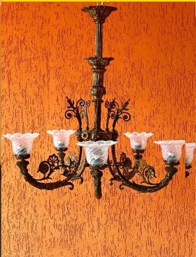 Lustre antigo frances banhado a ouro com tulipas de murano