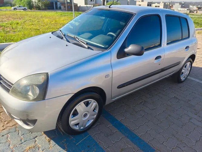 Renault Clio Hi-flex 1.0 16V 5P 2011