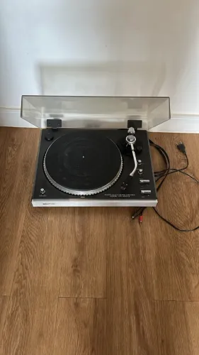 Toca Disco Gradiente DD200Q C/ Agulha
