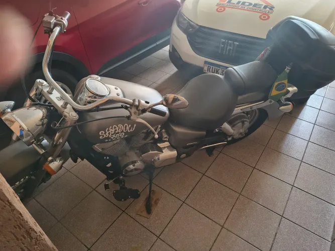 Moto shadow 750