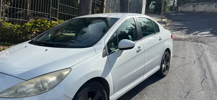 Peugeot 408 Sedan Allure 2.0 Flex 16V 4P Aut. 2012