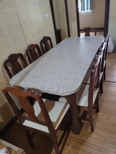 Jogo de mesa com 8 cadeiras para cozinha