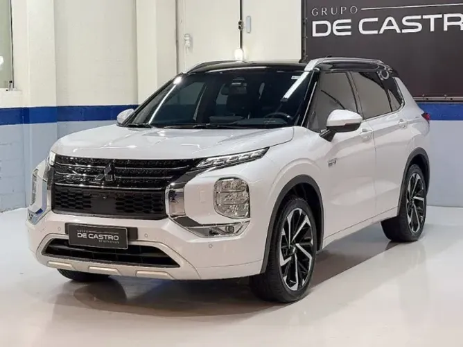 Mitsubishi Outlander Signature 2.4 4X4 AUT (híb) 2026
