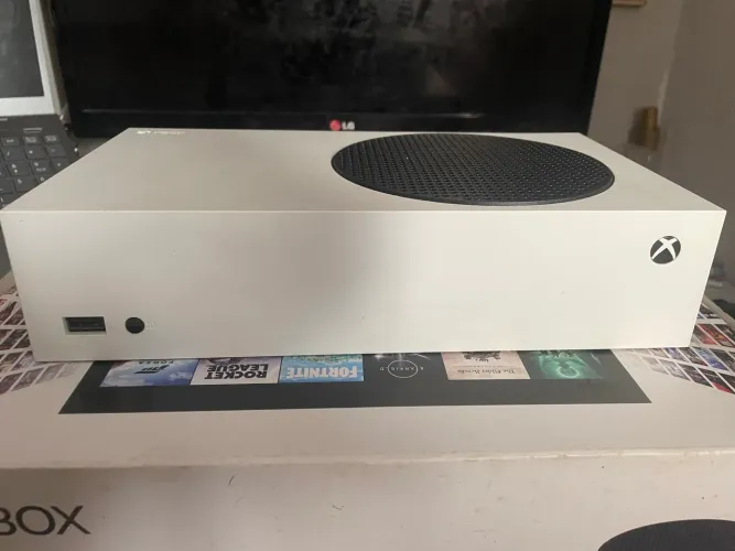 Xbox Series S 512GB Completo (Controle, Cabos e Caixa)