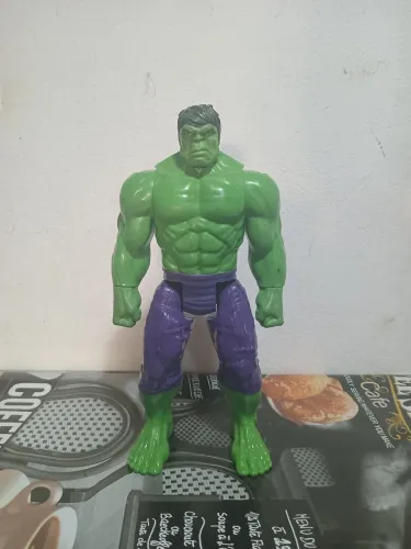 Boneco HULK 30cm