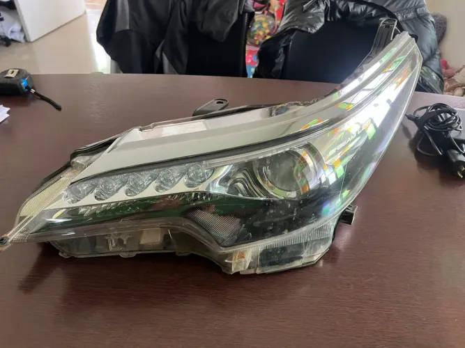 Farol Hilux SW4 2018 LE