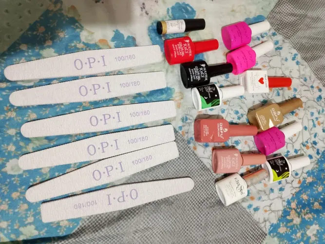 Esmaltes em gel e lixas