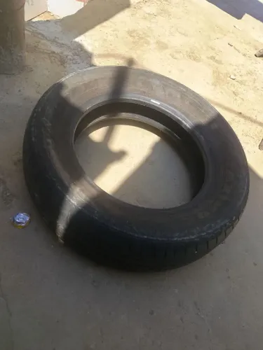 Pneu disponível aro 15