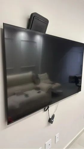 Samsung Q70AA 65? QLED - Liga Normal / Tela com Defeito - Todo o resto funciona