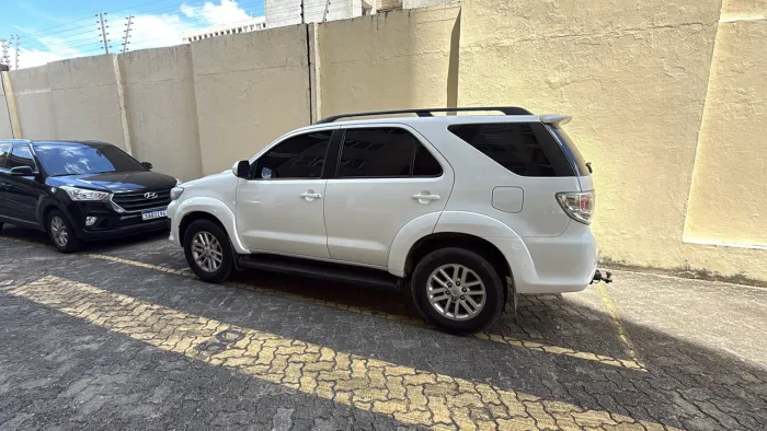 Toyota Hilux SW4 SRV D4-d 4X4 3.0 TDI Dies. AUT 2015