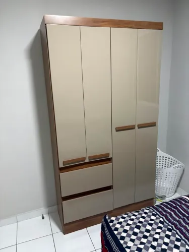 GUARDA ROUPA 4 PORTAS