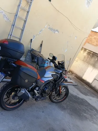 Moto de garagem 
