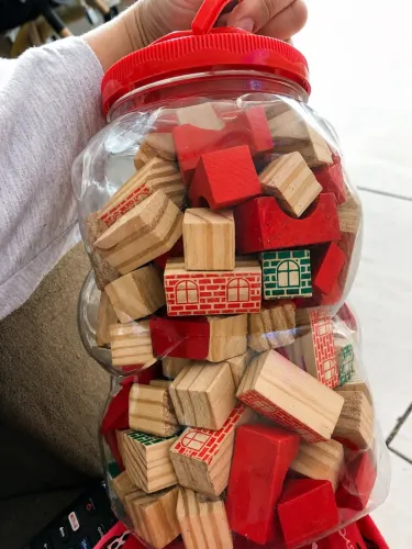 Peças de brinquedo