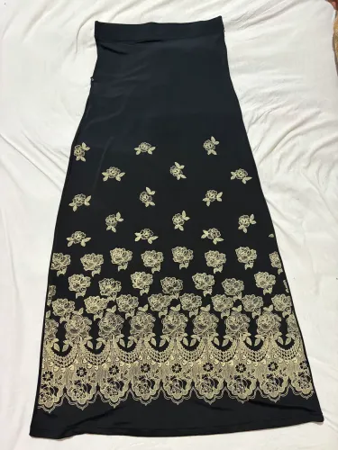 saia longa preta floral