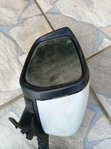 Retrovisor do Nissan kicks
