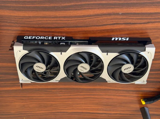 Placa de Video MSI GeForce RTX 5080 Ventus 3x OC Plus, 16Gb