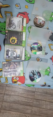 Jogos de Xbox 360 original,e 3 piratas todos em bom estado e funcionando perfeitamente