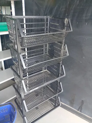 CESTO PLASTICO EMPILHAVEL P LOJA AVISTA CADA 40. *
