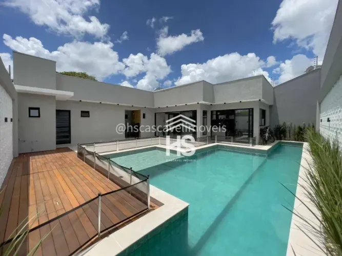 Casa mobiliada com piscina em final de rua no Bairro Tropical