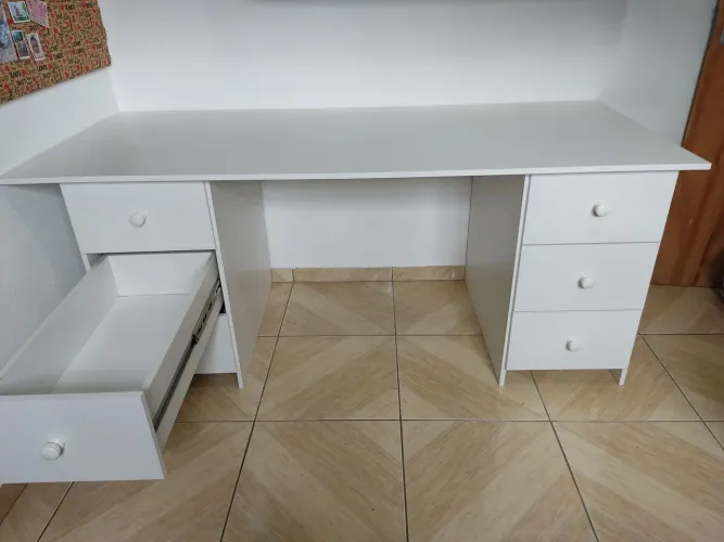 Mesa de escritório/Home Office em MDF Branco - 1,83 m