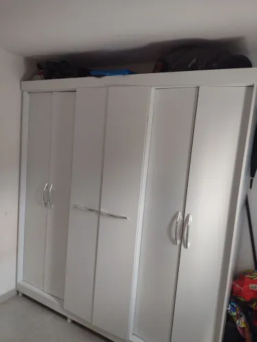 Guarda roupa 6 portas