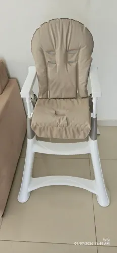 Cadeirinha de alimentação 