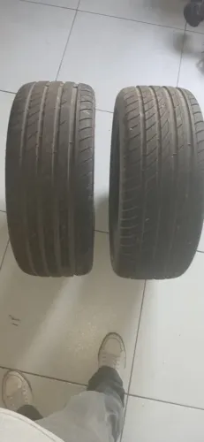 Pneus R19 em excelente condição