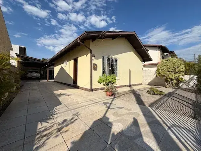 Casa com 3 dormitórios à venda, 212 m² por R$ 895.000,00 - Carianos - Florianópolis/SC