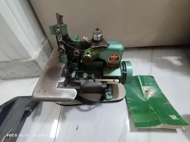 Máquina Overlock Buterfly