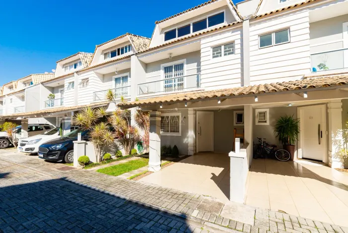 SOBRADO EM CONDOMÍNIO com 3 dormitórios à venda com 133.61m² por R$ 760.000,00 no bairro J