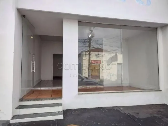 Imovel comercial com vitrine.