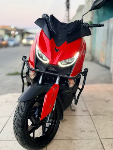 Xmax com apenas mil km