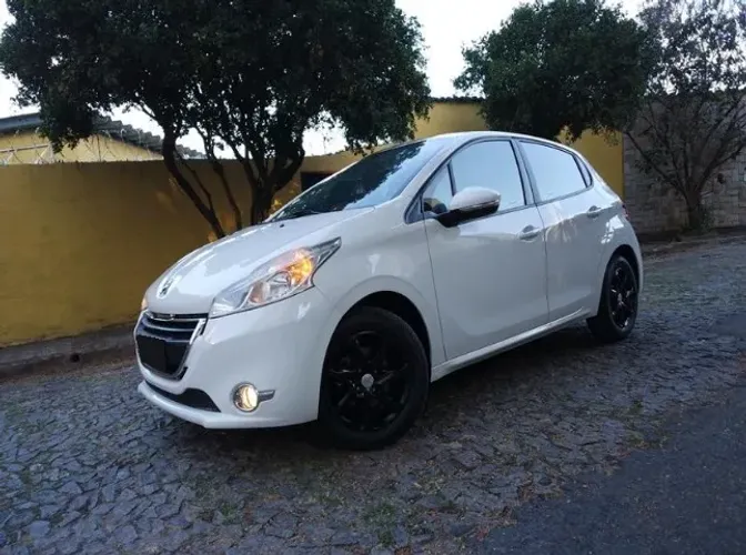 Peugeot 208 Allure 1.5 Flex 8V 5P 2014